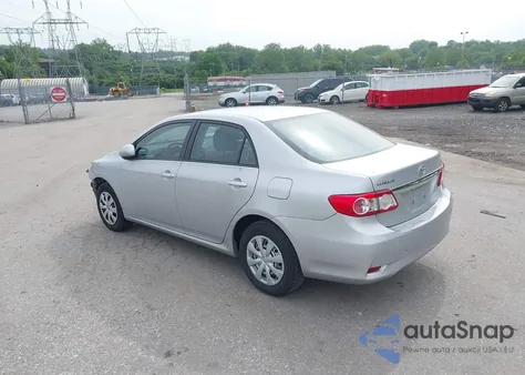 2011 Toyota Corolla Le z USA, uszkodzony, nr VIN 2T1BU4EE4BC570777